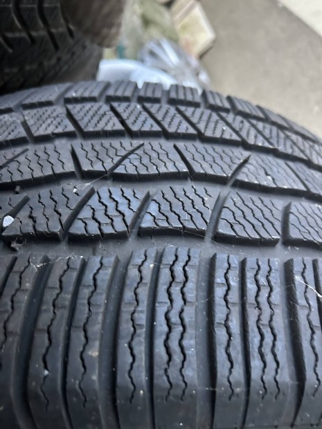 285 /45R20 tligumi pr 