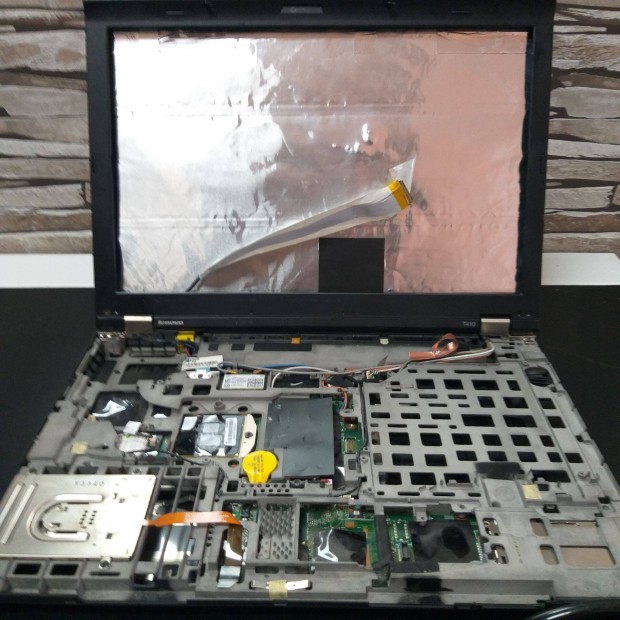 286.Lenovo T410 ,laptop ,hibs,hinyos!Memria,hdd,tlt nincsen! Gara