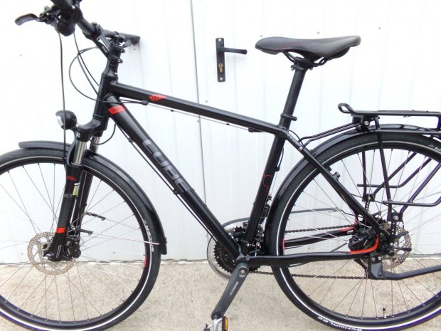 28" Cube Travel GTS tárcsafék, agydinamó, 3x9. férfi trekking Szép meg