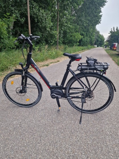 28-as KTM E-BIKE Bosch motoros elektromos rásegítős kerékpár