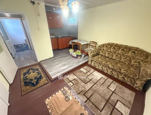 28 nm-es h�z elad� Tiszak�cske #5086613