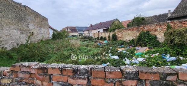 293 nm-es telek eladó Győr