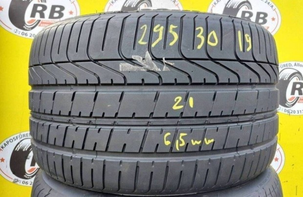 295/30 r19 Pirelli Pzero TM,,Évjárat:2021,,6.5mm 45 000 Ft/db