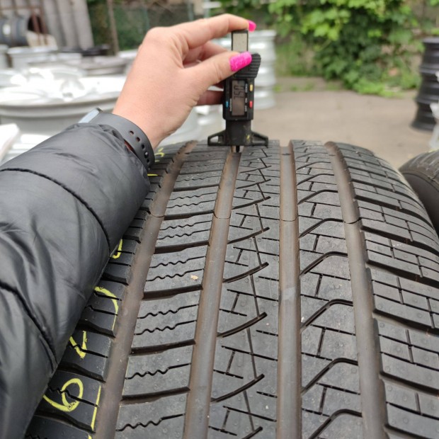 295/45 R20 Pirelli négyévszakos Defekttűrő gumi 150000ft a 4db/62/