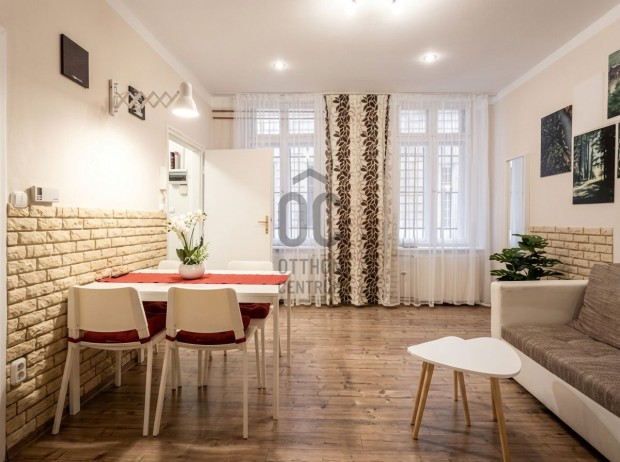 29 + 28m2 gal�ri�s lak�s a Diplomatanegyedben elad�!