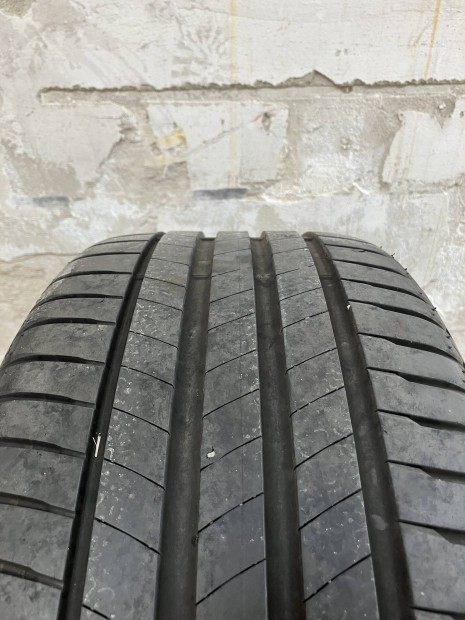 2DB Autógumi 225/45R17 Brodgestone 225/45 R17