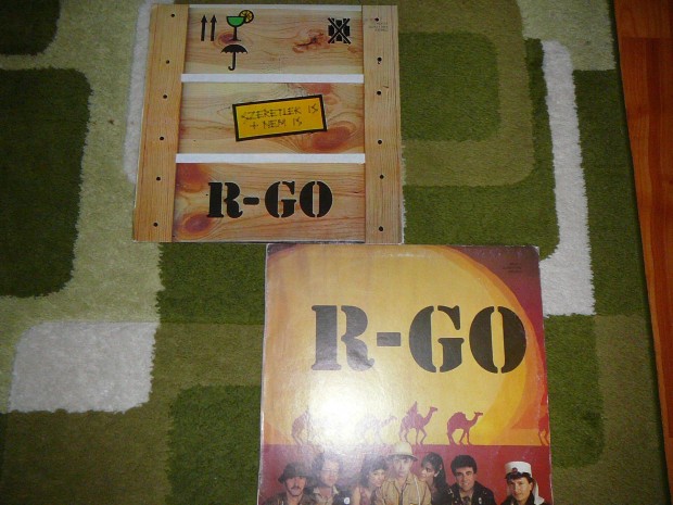 2DB R-GO bakelit nagy lemez egybe elad
