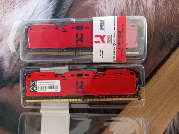 2X8 GB Irdm X 320MHz RAM