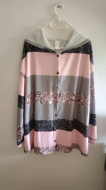 2XL kapucnis nyári hosszú elöl gombos felso