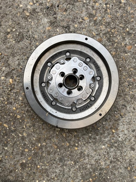 2.0 tdi DSG lendkerék új sachs