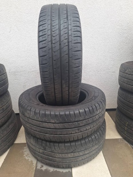 2+1 darab 235/65 r16 C Michelin kisteherautó nyárigumi DOT0319