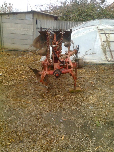 2+1 fejes vltva forditos eke