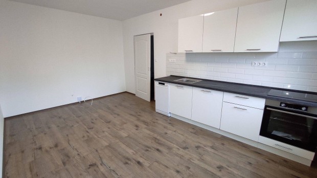 2+1 szob�s fel�j�tott lak�s elad�