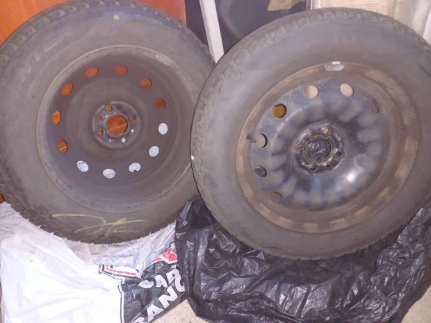 2+2db tli gumi+lemezfelni 15"