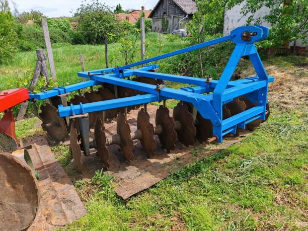 2,4 LÉGO Függesztett Tárcsa