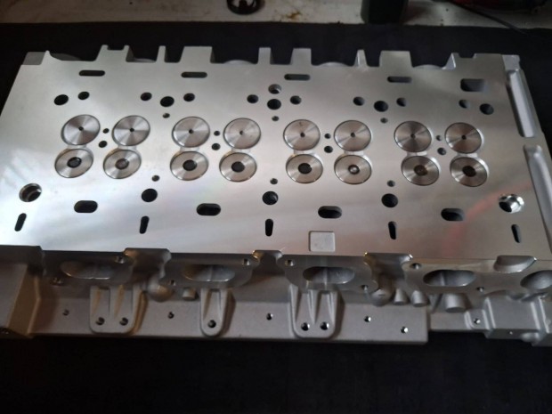 2.5 Dci G9U Renault Master Opel vivaro trafic �j hengerfej elad�