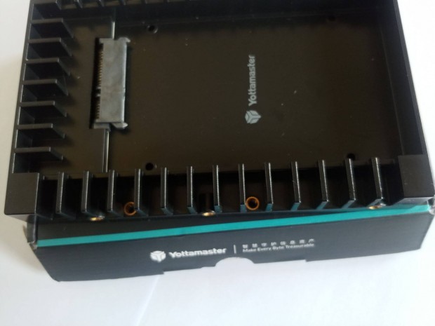 2,5 - 3,5 " merevlemez és SSD adapter átalakító