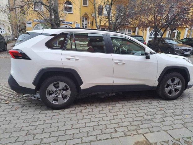 2,5 ves Toyota Rav4 SUV terepjr megkmlt llapotban elad