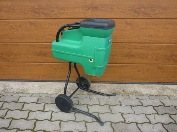 2.5kW Behúzóhengeres Csendes Hengerkéses Ágdaráló Ágaprító