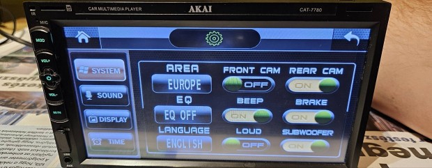 2 DIN hibs fejegysg: Akai CAT-7780