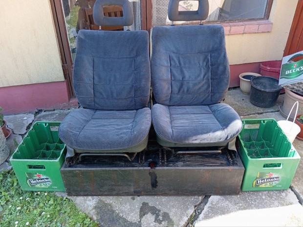 2 Db opel omega ls , pdiumra szerelve .