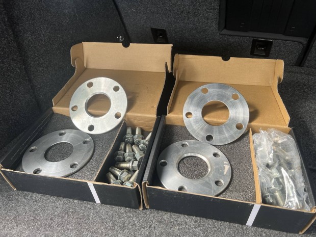 2 Pár Nyomtávszélesítő 5mm + kerékcsavarok 5x112 VW,Skoda,Audi,Seat