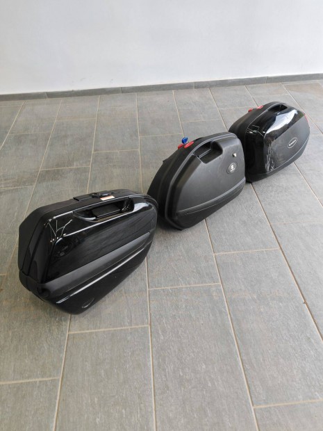 2 Suzuki + 1 Moto Guzzi doboz