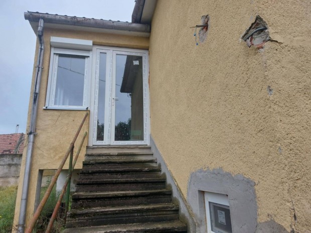 2 Szob�s t�gla csal�di h�z Elad� Nagysimonyiban