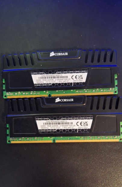 2 * 8GB DDR3 1600MHz Corsair Vengeance RAM