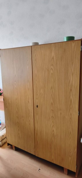 2 ajt�s szekr�ny ingyen elvihet�