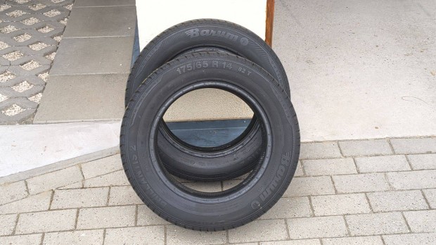 2 darab 175/65 R14 Barum Brillantis 2 ny�ri gumi elad�