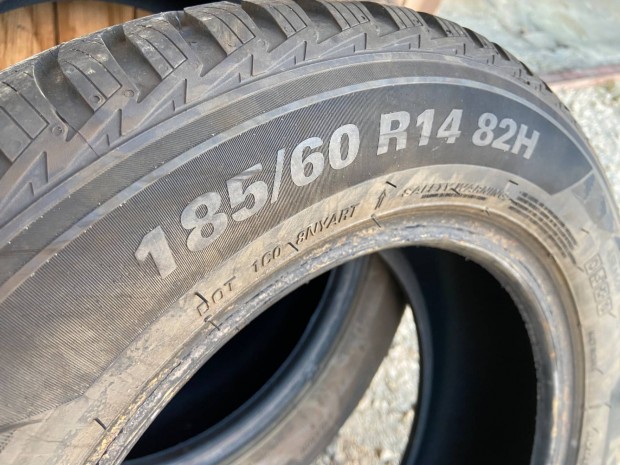 2 darab 185/60 R14 négyévszakos gumi
