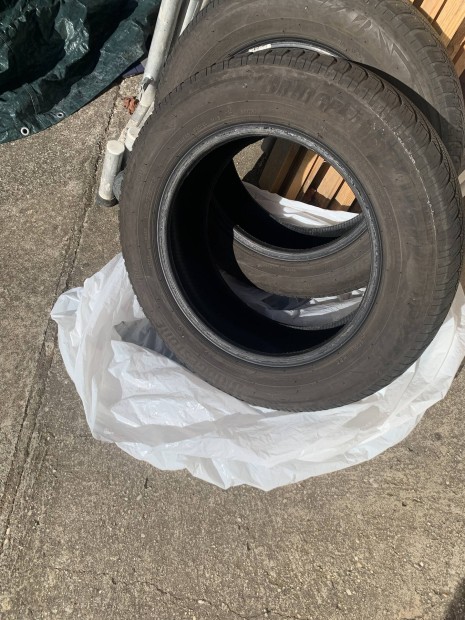 2 darab 196/65 R15 M+S gumi 