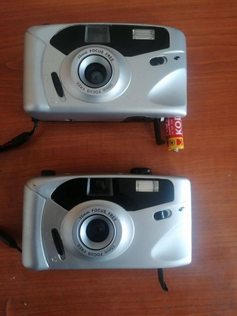 2 darab Focus Free 35 mm filmes fnykpezgp. Az egyik hibs