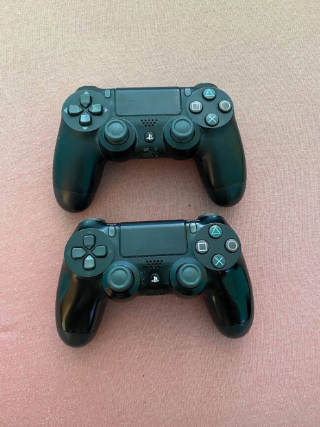 2 darab Sony Playstation 4 Dualshock 4 kontroller