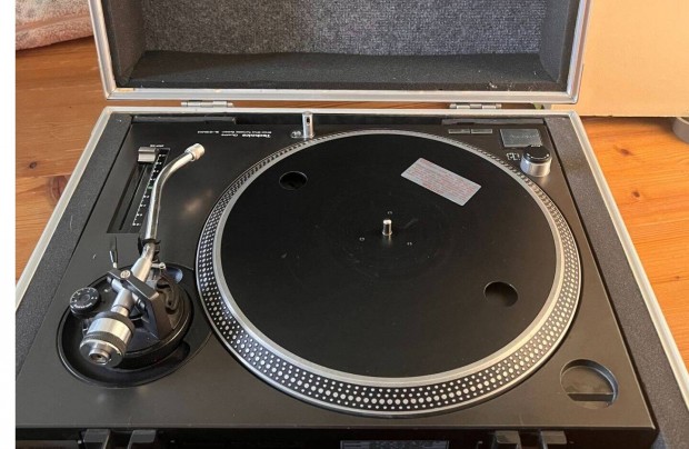 2 darab Technics SL-1210MK2 +1 rack +1 plexi