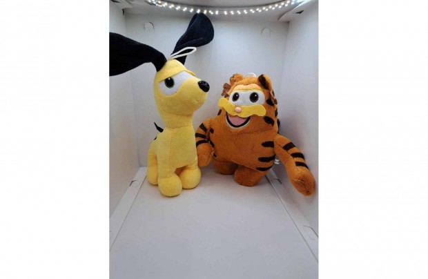 2 darabos plsss figura egyben/Garfield mesbl