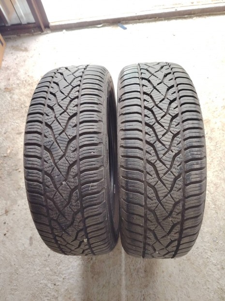 2 db195/60 R15 n�gy�vszakos gumi