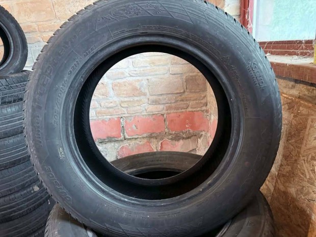 2 db 205/60/16 Hankook t�li gumi