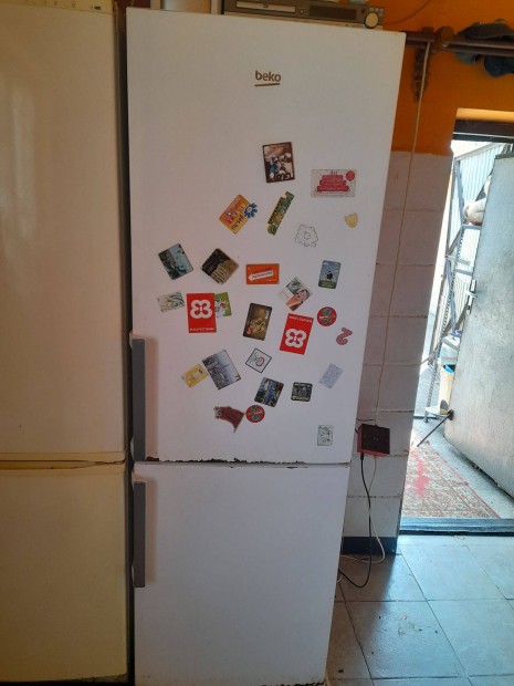 2 db 400 L beko és worpul hűtő ÁR/DB