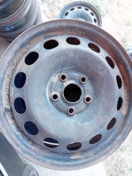 2 db AUDI lemezfelni (6J x 16H2, ET 50, SRD De 164001, DIM M1 33 11)