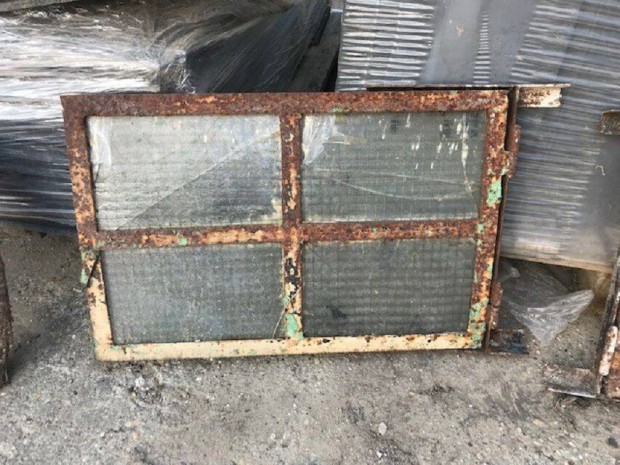 2 db Antik, 100 éves pinceablak vintage régi érték dekor 40 x 60 cm