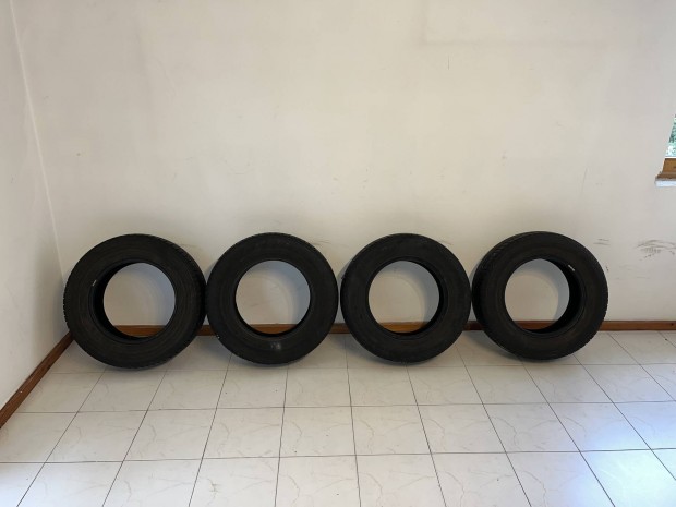 2 db Barum Bravuris s 2 db Nokian Line SUV gumiabroncs