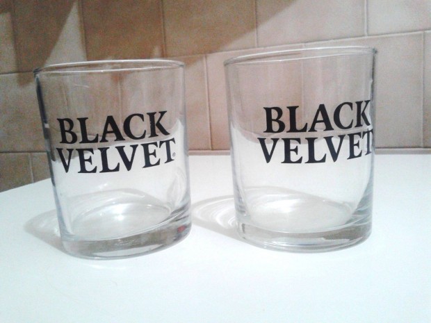2 db Black Velvet konyakos veg pohr szinte ingyen egyben