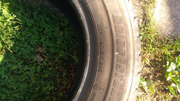 2 db Bridgestone 215/65 R16C kis teher nyrigumi