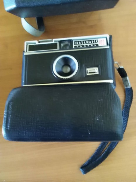 2 db Kodak camera 