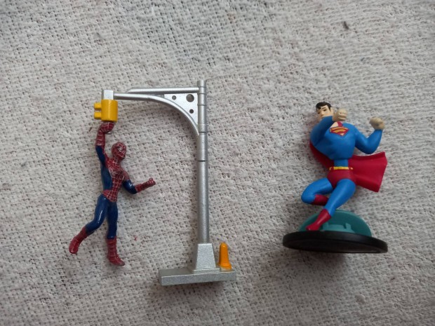 2 db Marvel figura: Pkember s Superman