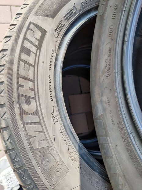 2 db Michelin nyri gumi 215/60 R16