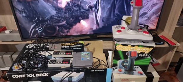 2 db Nintendo Nes és joystick dobozos