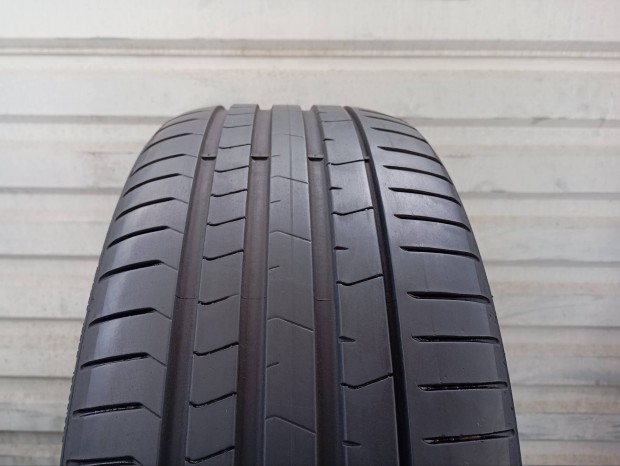 2 db Pirelli Pzero PZ4 RFT 225/40 R19 93Y XL defekttr nyrigumi